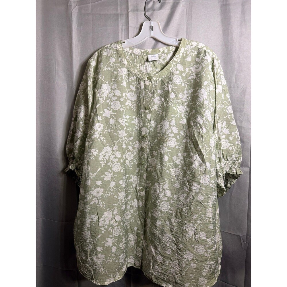 Pretty Croft & Barrow Green and White Blouse 2X